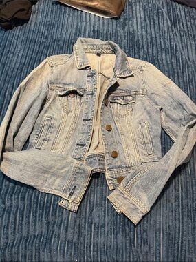 American Eagle Outfitters Light Blue Denim Jacket